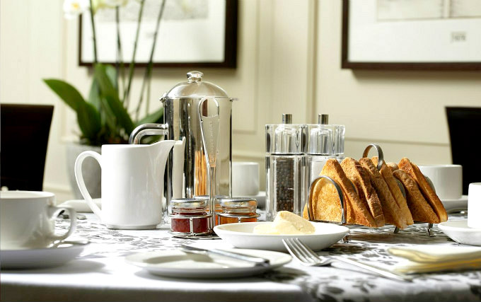 Enjoy a great breakfast at London Bridge Hotel