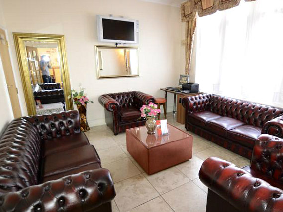 The communal areas at Cranbrook Hotel are comfortable