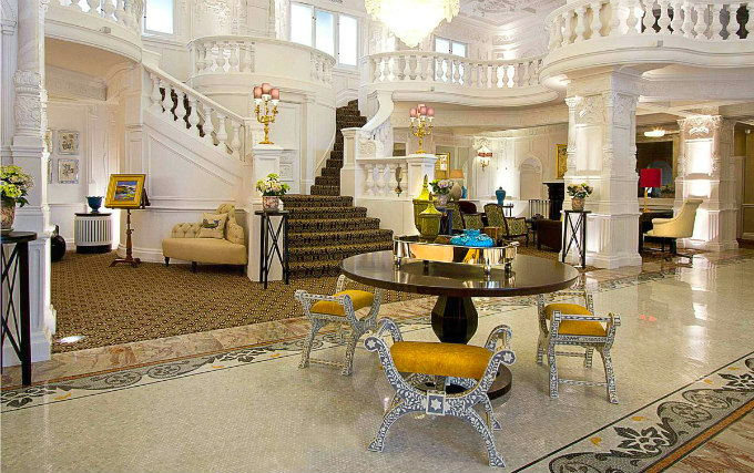 The hallway at St. Ermins Hotel Autograph Collection