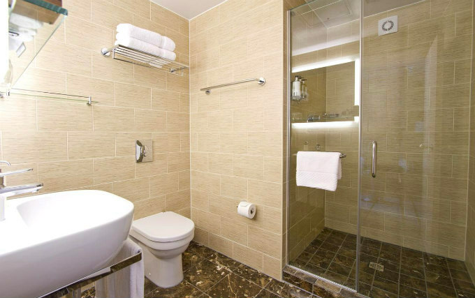 A typical shower system at St. Ermins Hotel Autograph Collection