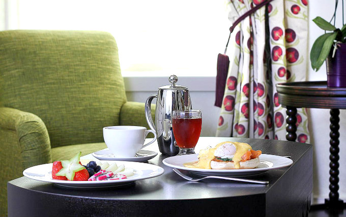 Enjoy a great breakfast at St. Ermins Hotel Autograph Collection