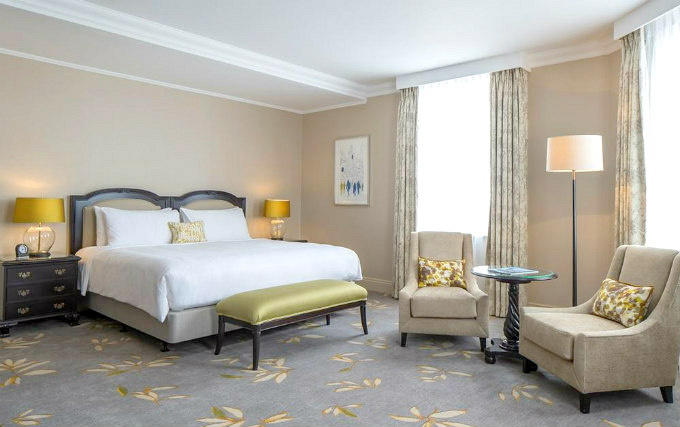 A comfortable double room at Grosvenor House Hotel