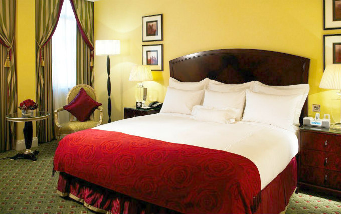 A comfortable double room at Grosvenor House Hotel