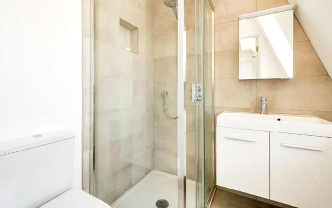 A typical shower system at Craven Hill Apartments
