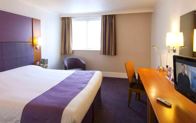 A comfortable double room at Quality Hotel Westminster