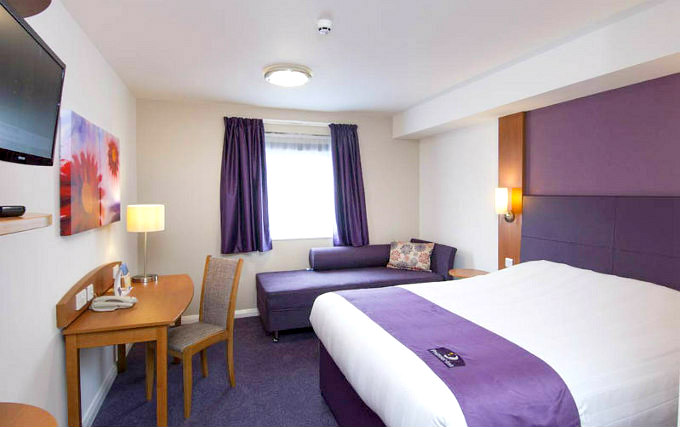 A comfortable triple room at Quality Hotel Westminster