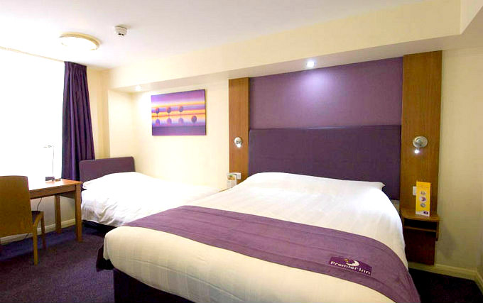 A comfortable triple room at Quality Hotel Westminster