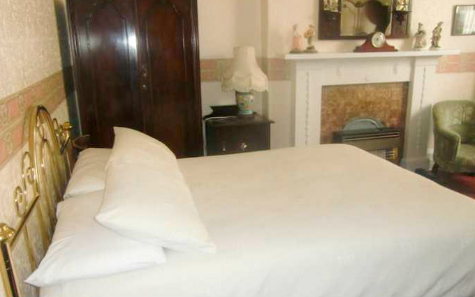 A comfortable double room at Alison Guest House