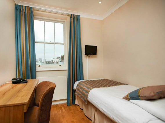 Single rooms at Royal Eagle Hotel London provide privacy