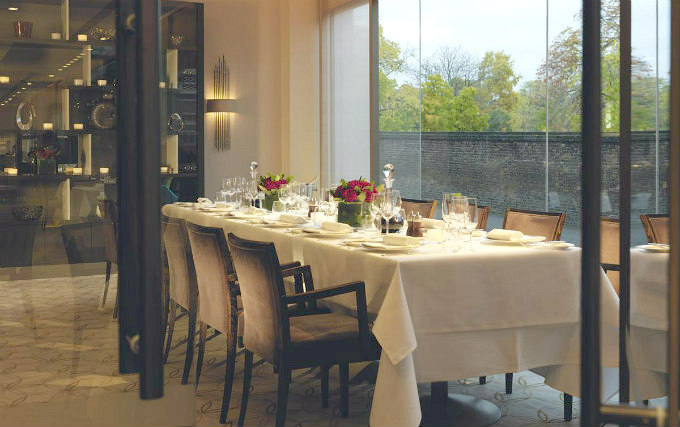 Enjoy a great breakfast at Royal Garden Hotel