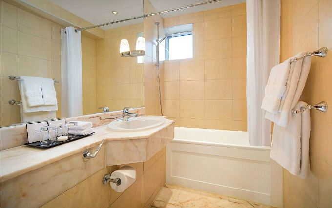 A typical bathroom at Rathbone Hotel