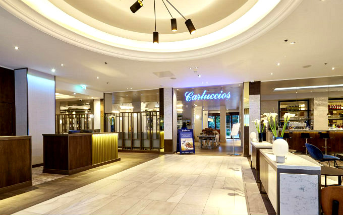 The hallway at London Marriott Hotel Regents Park