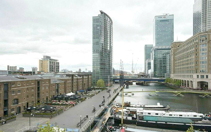 The entrance to London Marriott Hotel Canary Wharf