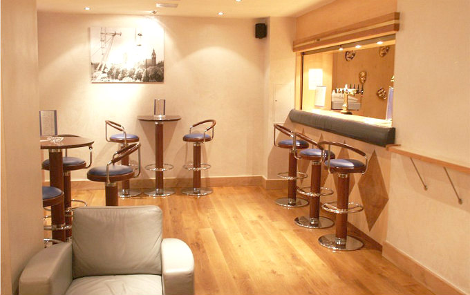 Bar at Norfolk Plaza Hotel