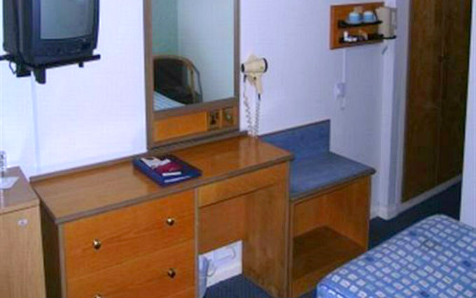 A single room at Norfolk Plaza Hotel