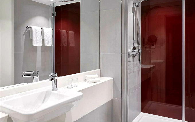 A typical bathroom at Sheraton Heathrow Hotel
