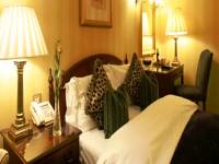 A Sumptuous Club Room at The Colonnade