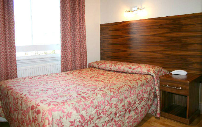 A comfortable double room at Wedgewood Hotel London
