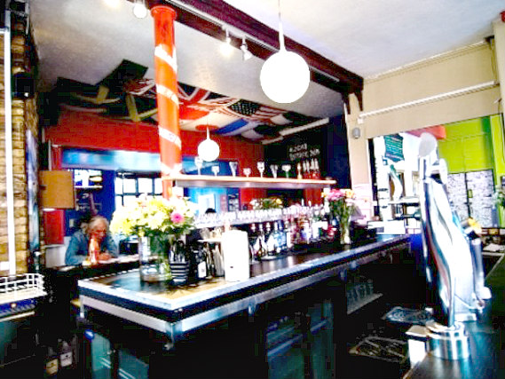 Bar at Journeys London Bridge Hostel