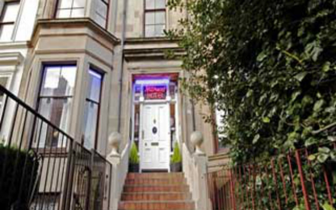 The exterior of Hillhead Hotel