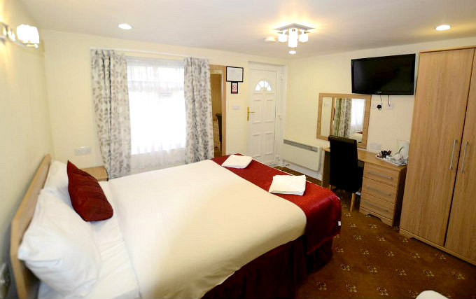 A double room at Express Lodging Studios