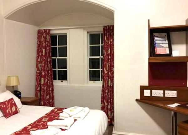 A comfortable double room at Durham Castle