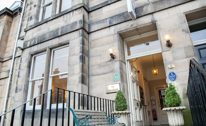 The exterior of Inverleith Hotel