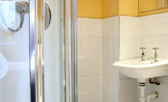 Bathroom at Inverleith Hotel