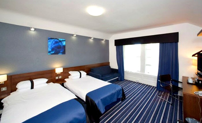A twin room at Piries Hotel is perfect for two guests