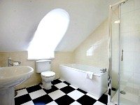 A typical bathroom at the Royal Ettrick Hotel