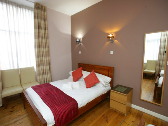 Get a good night's sleep in your comfortable room at Merchant City Inn