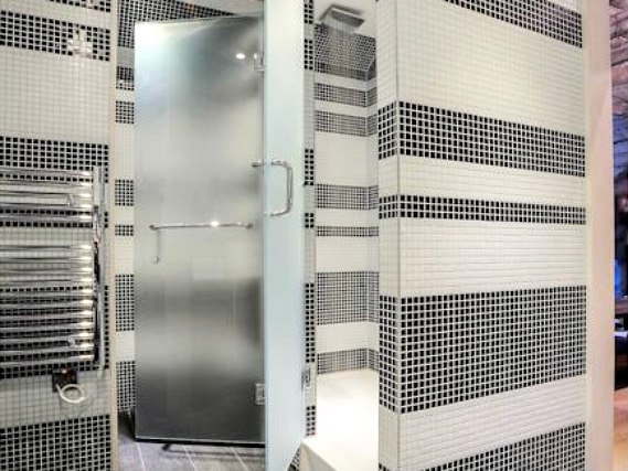 A typical shower system at STAY Central, Edinburgh