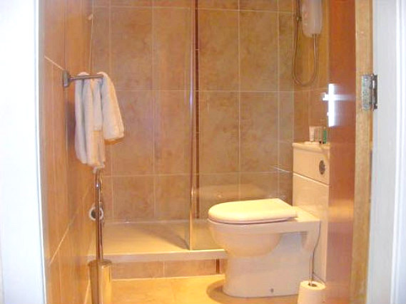 An ensuite bedroom
