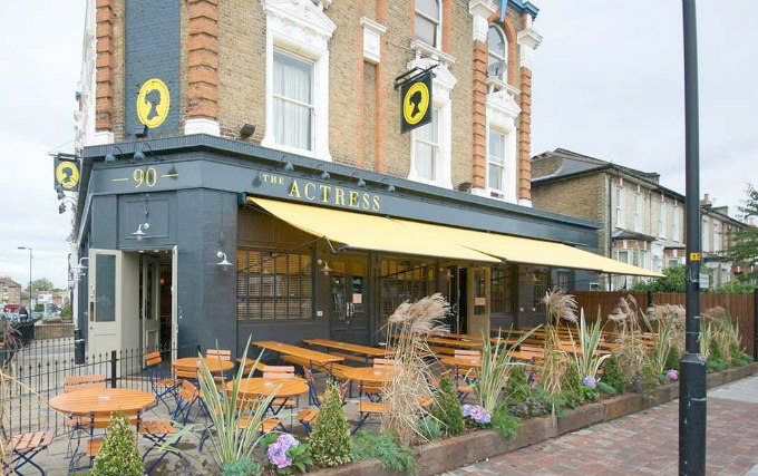 The exterior of Uplands Hotel London