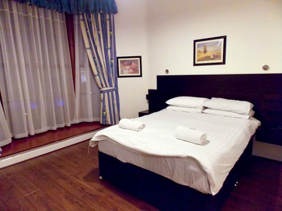 A double room at Victorian House Hotel is perfect for a couple