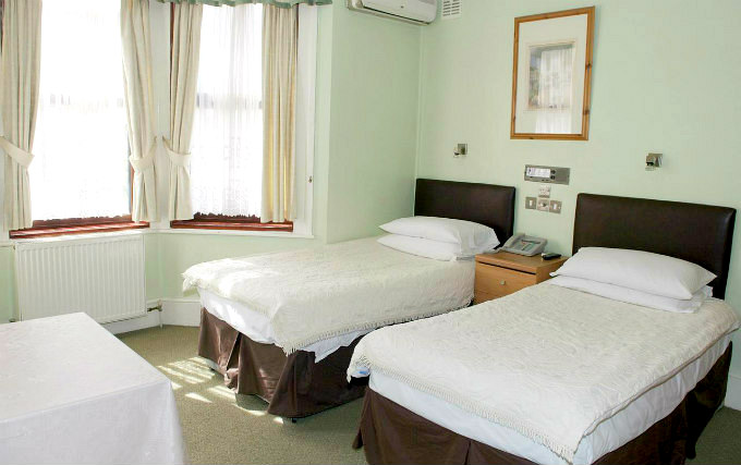 Twin room at Park Avenue Hotel London