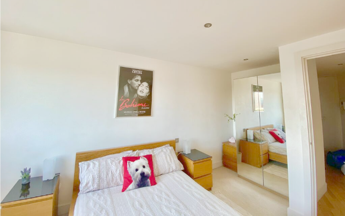 A comfortable double room at Clarence Dock Apartments