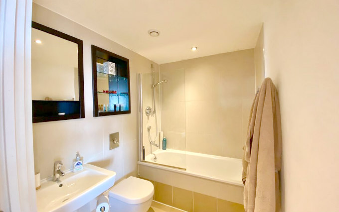 A typical bathroom at Clarence Dock Apartments