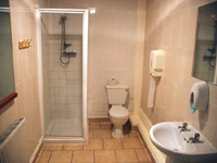 A typical bathroom at the Nightingale Lodge