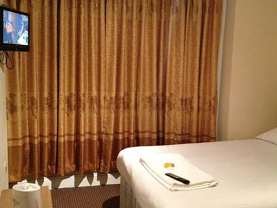 Single rooms at City Lodge London provide privacy