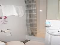 Bathroom at Radnor Hotel