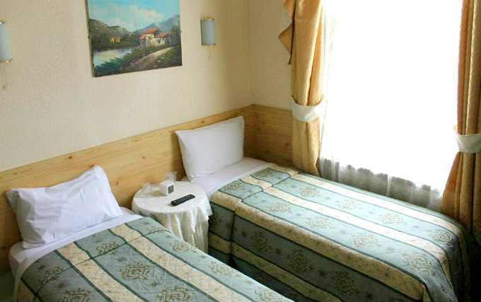 Twin room at Apollo Hotel London