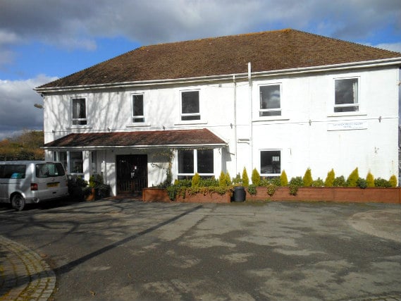 White House Hotel is situated in a prime location in Horley close to Gatwick Airport