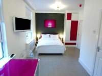 Feel at home with a stay in a double room at Central Park Studios