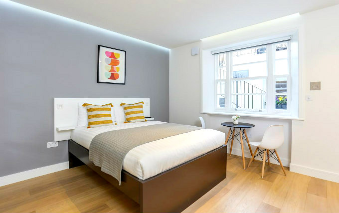 A comfortable double room at Monocrown London Studios
