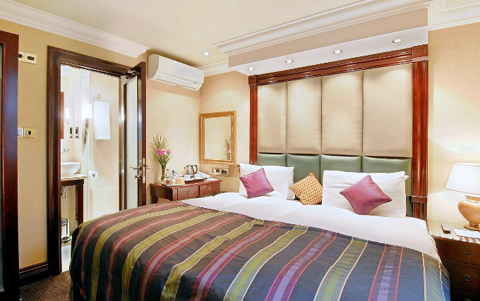 A comfortable double room at Royal Sussex Hotel