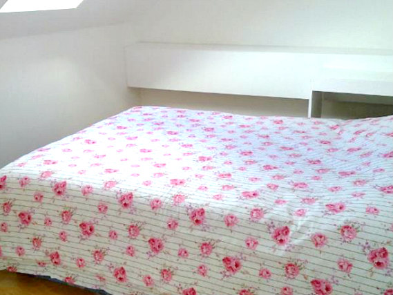 One of the comfortable double rooms at Rooms For You 