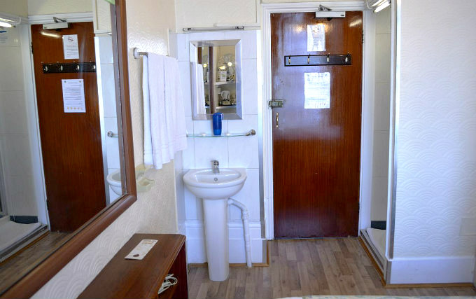 A typical bathroom at Falcon Hotel London