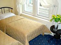 A Typical Twin Ensuite Room at Hotel Sophia London