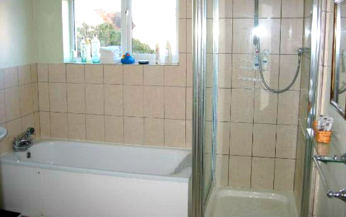 A typical shower system at Barnes Bed and Breakfast